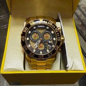 Invicta Men's Pro Diver 19837 Quartz Chronograph 18K Gold IonPlated SS Watch Box